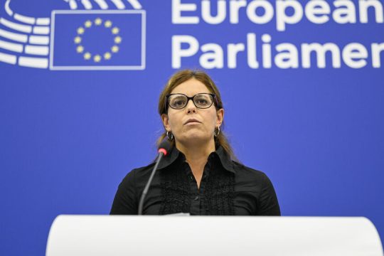 Η Ιλάρια Σάλις